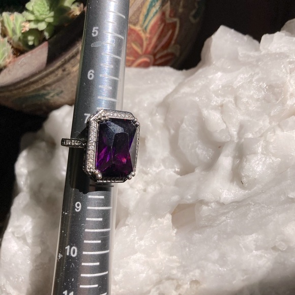 Silver with Purple Stone Statement Ring 13g - Picture 9 of 9